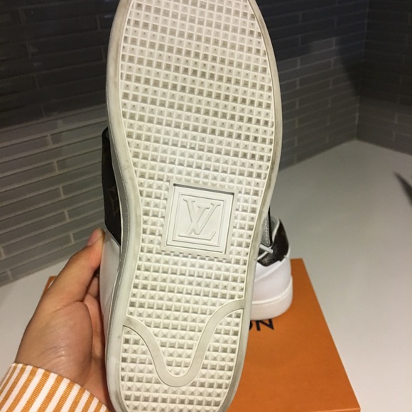 Louis Vuitton Sneakers with Monogram strap - Picture 4 of 4
